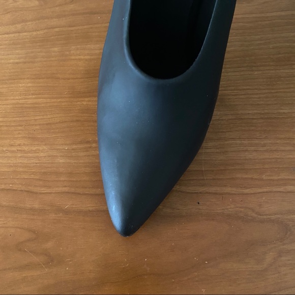 Tibi black leather stilettos with beige snakeskin look accents - Picture 6 of 14